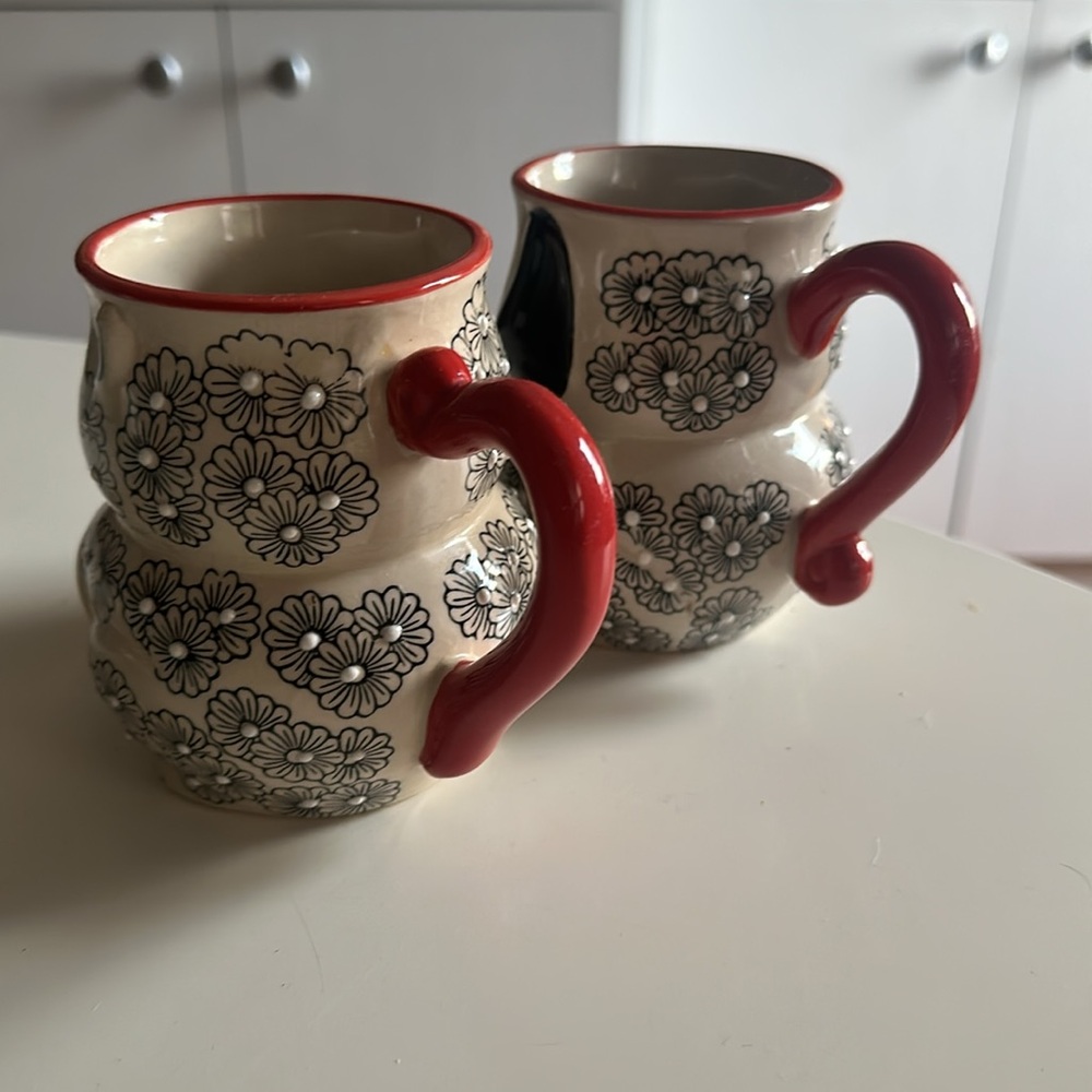 Pair of Cat & Dog Mugs - Picture 3 of 5
